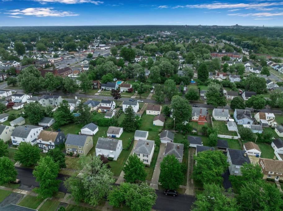 Gorgeous 2 Queen Bedroom Apartment In North Buffalo With 70 Inch Tv Εξωτερικό φωτογραφία