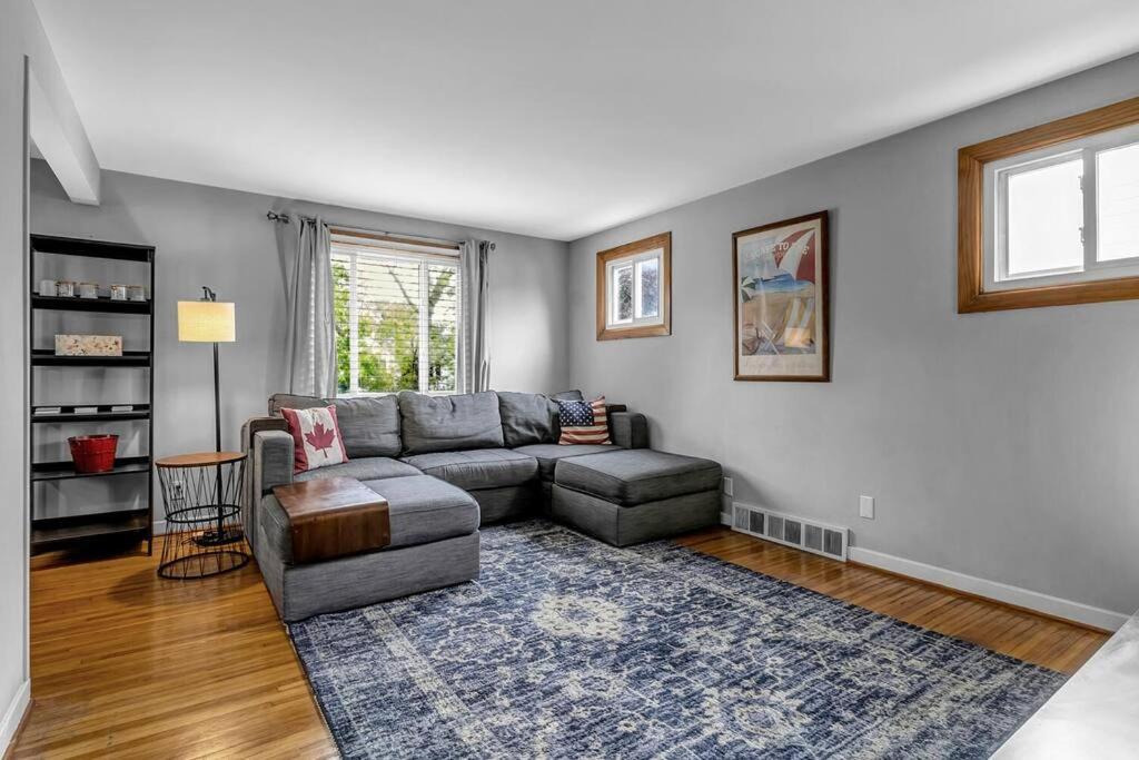 Gorgeous 2 Queen Bedroom Apartment In North Buffalo With 70 Inch Tv Εξωτερικό φωτογραφία